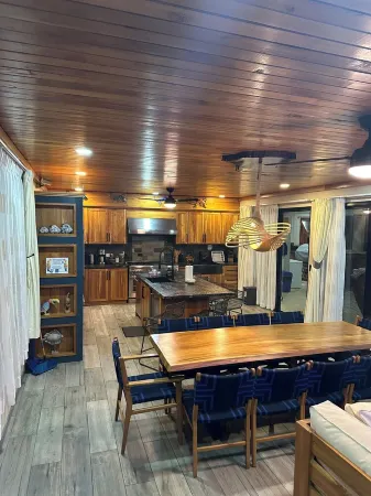 New DIRECT BEACHFRONT-7BR,7bath-close to Manuel Antonio, Dominical, whale’s tail