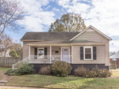 The Periwinkle Cottage, 3BR, 2BA Fort Mill Retreat. Close to Downtown! Hotels in Fort Mill