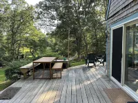 Secluded Cottage, West Tisbury, Lambert's Cove Beach Access Hotels in West Tisbury