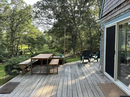 Secluded Cottage, West Tisbury, Lambert's Cove Beach Access