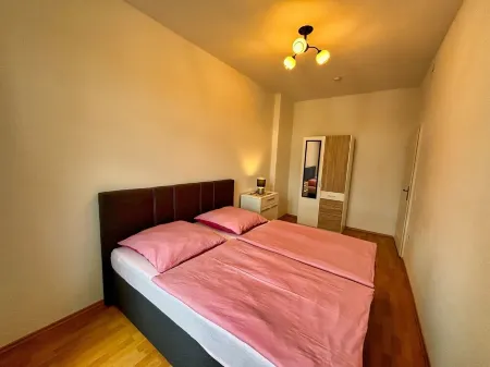 Kleine Feine Wohnung mit Balkon Отели рядом с достопримечательностью «Camping am Kühlhaus Görlitz - Alternativer Campingplatz trifft Industriekultur»