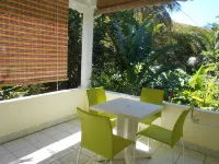 Detached apartment in villa Hotels in Deshaies