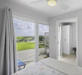 Charming 1-bedroom, Beachfront condo in fabulous Longboat Key steps to the beach Hotels in Longboat Key