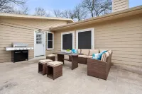 Euless Oasis: 3 bed/3.5 bath home near DFW Airport