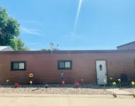 Retreat near the Lake and State Parks of Yankton Hotels in West Yankton