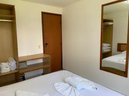 Ground floor flat with balcony Marupiara suites 118, Condo Beira Mar 12X interest-free Отели рядом с достопримечательностью «Port of Suape»