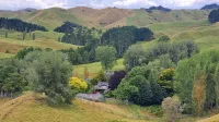 Relax at Stagga Arcadia, tranquil 1 bedroom suite on rural farmlet with spa