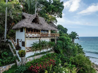 Villa Violeta Luxurious Secluded Beachfront Hideaway. Weekly & Monthly discounts 住宿飯店