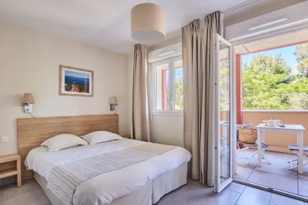 Odalys Résidence et Spa les Canissons Отели рядом с достопримечательностью «Pampelonne Beach»