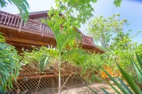 Two Story 3/Bd 2Bath, w Pool and steps to the best snorkeling on the island - Boutique