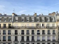 Grand Studio Darchitecte Proche Montmartre, à 5mn à Pieds de la Gare du Nord Hotel a Parigi