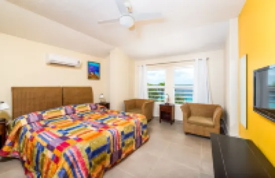 Oceanfront Villa, great house reef, near dive shops, restaurants, sleeps 4 Hotels in 