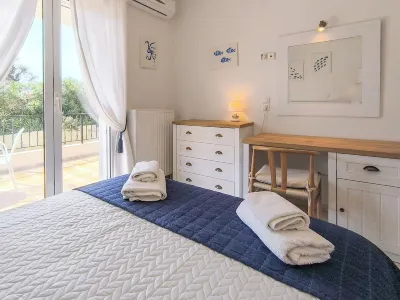 Luxurious and family friendly villa with large private pool 5 mins from Skiathos