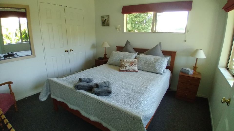 Cherry Tree Lane Accommodation, Quiet location bordered by farmland.
