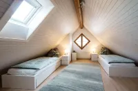 Beautiful penthouse duplex apartment with balcony surrounded by greenery Hotels in 