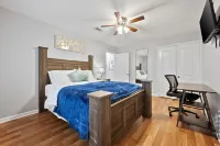 Euless Oasis: 3 bed/3.5 bath home near DFW Airport Marshalls附近的飯店