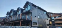 Tamarack Steamside Deluxe Chalet - Private Hot Tub
