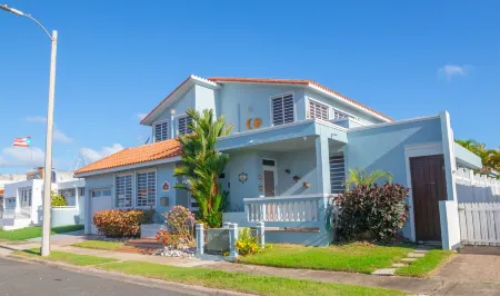 Caribbean Oasis - Spacious Beach Front Villa