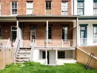 Grant - A Tranquil One Bedroom Steps from River Hotels in Newburgh