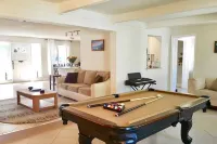 Niko's Beach Home Perfect Location In The Cove