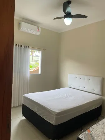 Beach house with pool. Отели рядом с достопримечательностью «Foz do Rio Guaratuba»