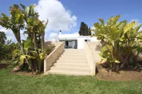 Detached Villa with 2 Bedrooms, Private Pool and special Panoramic Sea Views