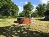 4 bed/bath farmhouse,grand garden, pool, BBQ, Normandy,Brittany, Pays de Loire Hotel a Mayenne