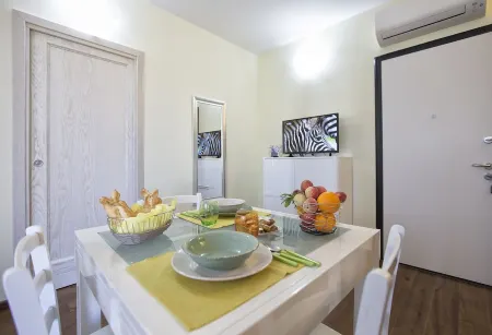 HOME SWEET HOME, apartment where you will find reception and availability