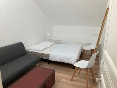 In the heart of the island: spacious, fully-equipped accommodation with garden and pool