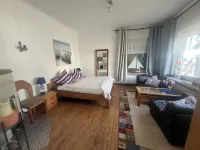 Moly 2 accommodation with garden