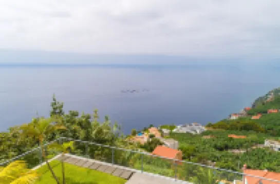 Sea View, Luxury, Comfort, Privacy, Free Wifi and Heated Pool