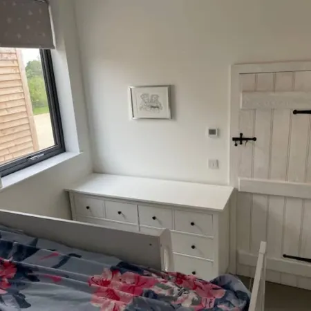 Stunning 2 Bed High Spec Country Cottage - v quiet