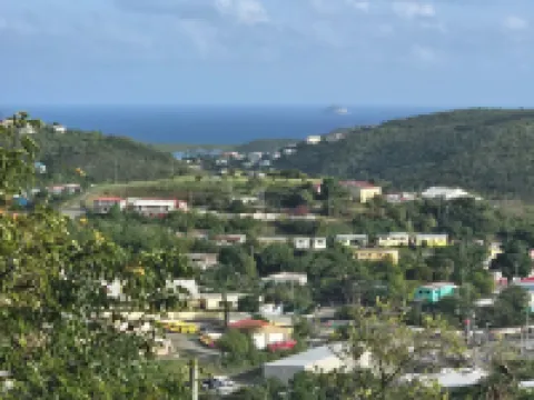 Cozy cottage - New Build, 10 minutes from the beach! Hotels in Anna's Retreat