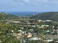 Cozy cottage - New Build, 10 minutes from the beach! Hotels in Tutu