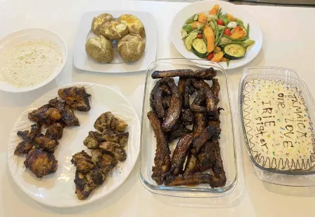 Orchid Botans w/private chef and beach 2 mins from shopping and food