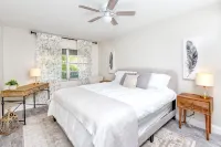 Walk to dwnt/7min to beach/king bed/Free parking