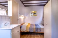 Central in Domburg: nice and cozy holiday home with free  parking space