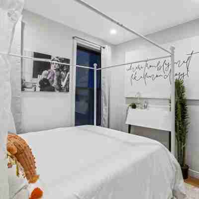 3 BED 2 BATH Pre-War Apartment in Williamsburg, Brooklyn Townhouse Rooms