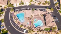Views for Rent Townhouse - Swimmingpools