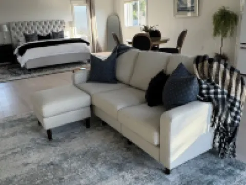 LUXURY COTTAGE IN DAVIS BAY, BC. 錫謝爾特酒店