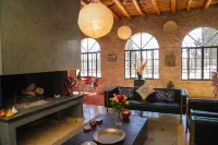 Villa Roka : Magnifique Villa Avec Piscine, Dans un Endroit Calme et Reposant