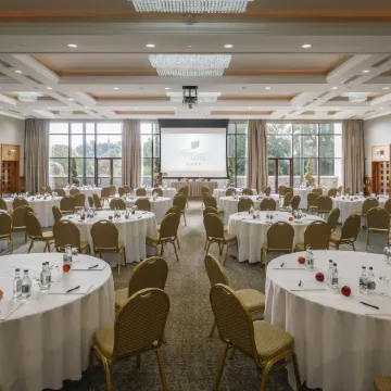 Trim Castle Hotel Отели в г. Трим