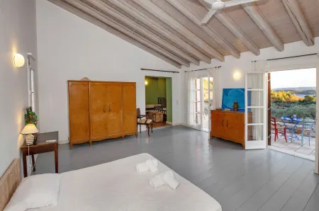 Roxanne’s Olive Grove House