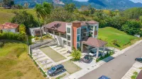 Vista del Campo Country Club & Villas Hotels in Villa Lora