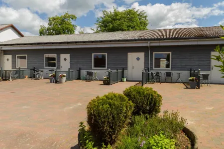 Sdr. Omme Kro & Hotel Отели в г. Grindsted