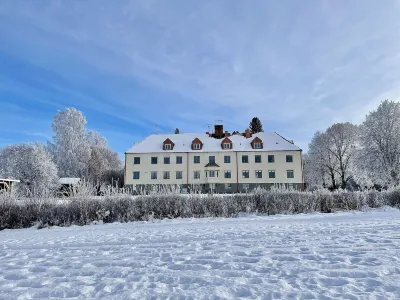 Kungshaga Hotell Hotels near Polar World