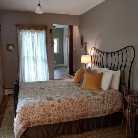 Burdett House Bed & Breakfast