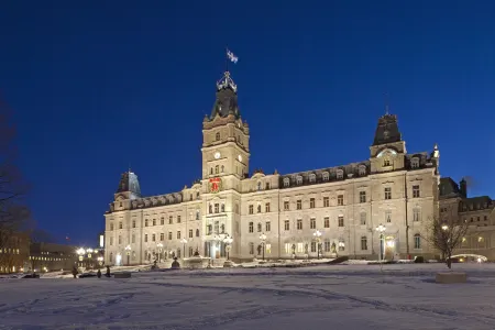 Royal Dalhousie Отели рядом с достопримечательностью «Cartier-Brébeuf National Historic Site»