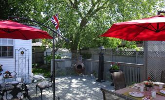 Sir Isaac Brock B&B Luxury Suites