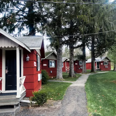 Grange Valley Lakeside Inn & Winery, Formerly Memorytown.
